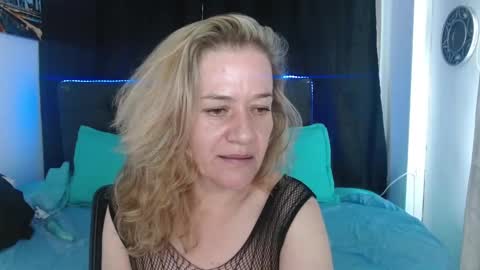 Snapshot of andreea_xx chatting on 02-13-26, 02:13 andreea_xx online show from 02-13-26, 02:13