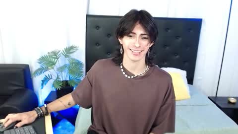 Snapshot of andreey50 chatting on 11-18-25, 01:59 Andrey online show from 11-18-25, 01:59