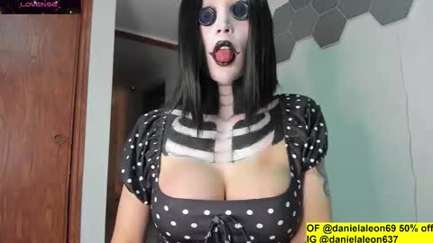 Snapshot of andreja_pejic chatting on 10-31-25, 02:01 onlyfans danielaleon69 IG danielaleon637 online show from 10-31-25, 02:01