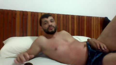 Snapshot of andreloko123 chatting on 02-18-25, 02:05 andreloko123 online show from 02-18-25, 02:05