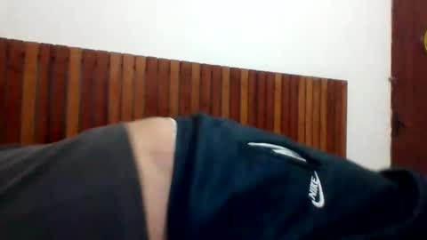 Snapshot of andreloko123 chatting on 05-17-26, 10:06 andreloko123 online show from 05-17-26, 10:06