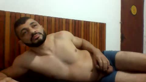Snapshot of andreloko123 chatting on 05-27-26, 01:46 andreloko123 online show from 05-27-26, 01:46