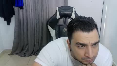 andres180950734 online show from 05-12-26, 12:35