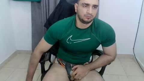 andres180950734 online show from 05-18-26, 11:43