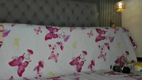 Snapshot of andres1_8 chatting on 04-21-26, 06:20 IM ANDRES online show from 04-21-26, 06:20