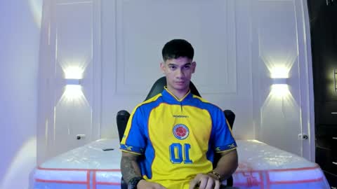 Snapshot of andres_stud chatting on 06-18-26, 04:46 andres_stud online show from 06-18-26, 04:46