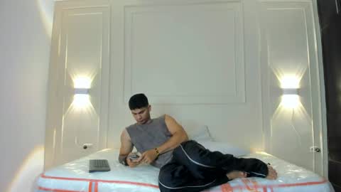 Snapshot of andres_stud chatting on 06-22-26, 03:47 andres_stud online show from 06-22-26, 03:47