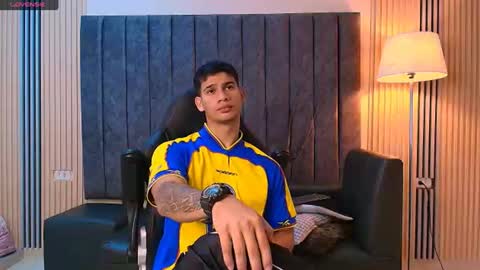 Snapshot of andres_stud chatting on 07-08-26, 03:44 andres_stud online show from 07-08-26, 03:44