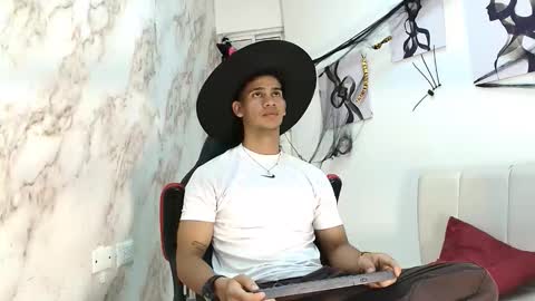 ANDRES  online show from 10-20-25, 04:46