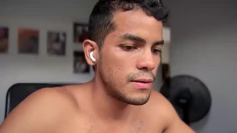 Snapshot of andres_vargas_ chatting on 10-09-25, 08:07 Andres online show from 10-09-25, 08:07