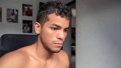 Snapshot of andres_vargas_ chatting on 10-11-25, 07:01 Andres online show from 10-11-25, 07:01