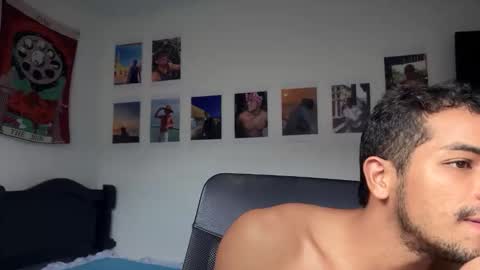 Snapshot of andres_vargas_ chatting on 10-19-25, 07:14 Andres online show from 10-19-25, 07:14