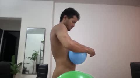 Snapshot of andres_vargas_ chatting on 10-29-25, 02:47 Andres online show from 10-29-25, 02:47