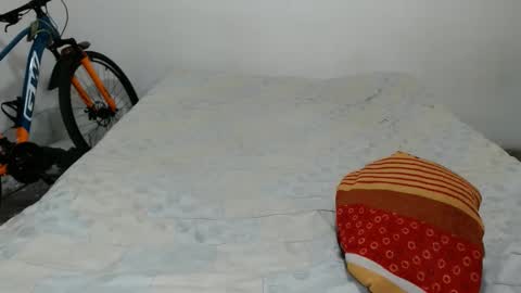 Snapshot of andresfern chatting on 04-05-26, 08:06 ANDRES online show from 04-05-26, 08:06