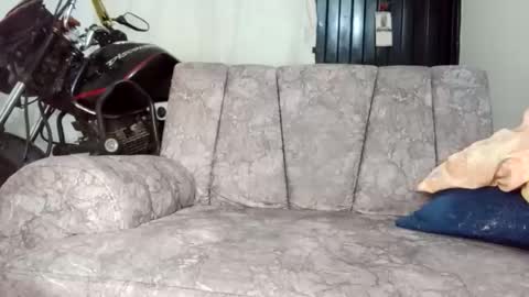 Snapshot of andreshot199604 chatting on 03-06-26, 04:20 Andrs holguin online show from 03-06-26, 04:20