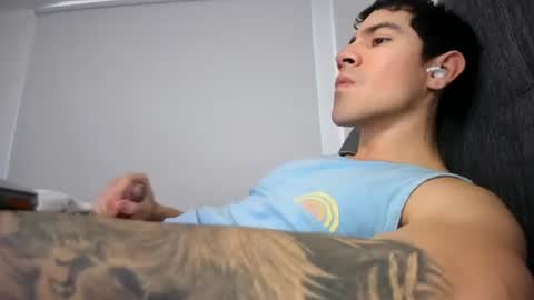 Snapshot of andresjuan92 chatting on 07-21-26, 10:12 onlyfanscallmegotter online show from 07-21-26, 10:12