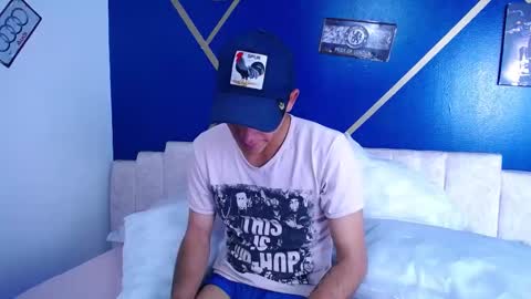 Snapshot of andresmatt chatting on 12-24-24, 10:01 ANDRESMATT online show from 12-24-24, 10:01