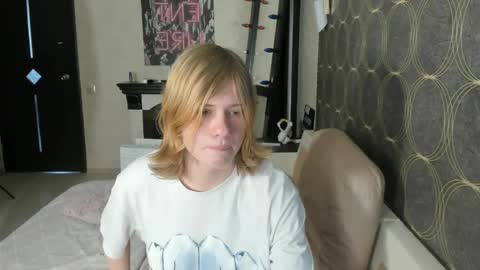 Snapshot of andrew_bolden chatting on 04-26-26, 11:52 Andrew online show from 04-26-26, 11:52