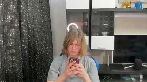 Snapshot of andrew_bolden chatting on 05-03-26, 08:42 Andrew online show from 05-03-26, 08:42