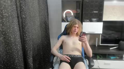 Snapshot of andrew_bolden chatting on 05-04-26, 07:26 Andrew online show from 05-04-26, 07:26
