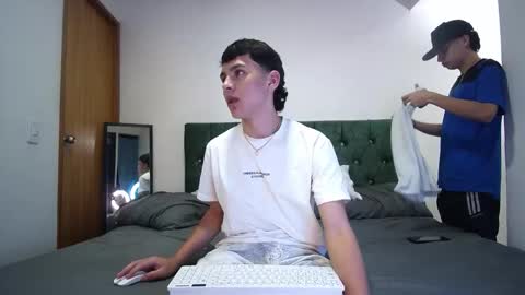 Snapshot of andrew_restrepo chatting on 09-23-25, 01:41 andrew restrepo online show from 09-23-25, 01:41