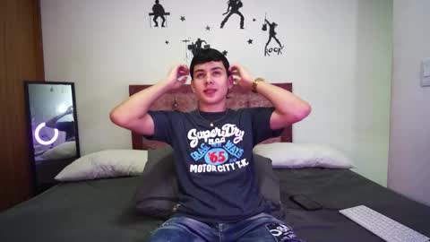 Snapshot of andrew_restrepo chatting on 10-15-25, 07:58 andrew restrepo online show from 10-15-25, 07:58