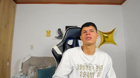 Snapshot of andrew_thopsom chatting on 01-09-26, 01:03 andrew_thopsom online show from 01-09-26, 01:03
