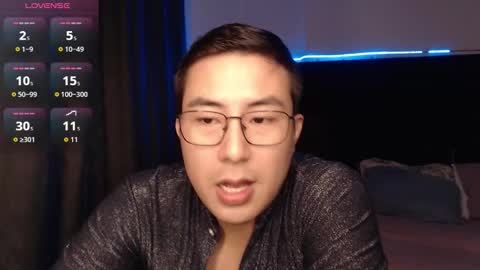 Snapshot of andrewmhilton_ chatting on 12-16-25, 06:51 andrewmhilton_ online show from 12-16-25, 06:51