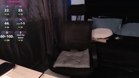 Snapshot of andrewmhilton_ chatting on 02-10-26, 11:20 andrewmhilton_ online show from 02-10-26, 11:20