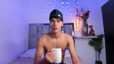 Snapshot of andrewortix chatting on 03-10-25, 06:49 AndreWortix online show from 03-10-25, 06:49