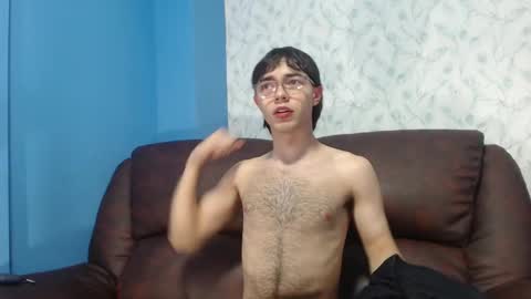 Snapshot of andreww_whitee chatting on 12-19-24, 09:06 AndreW White online show from 12-19-24, 09:06