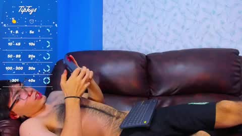 Snapshot of andreww_whitee chatting on 03-07-25, 06:43 AndreW White online show from 03-07-25, 06:43