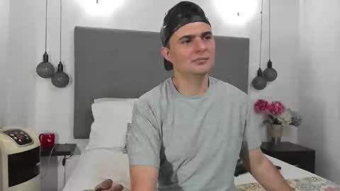 andrhes muller online show from 11-16-25, 08:58