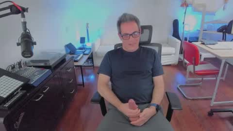 Snapshot of andy0pandi chatting on 09-13-25, 04:29 Andrew online show from 09-13-25, 04:29