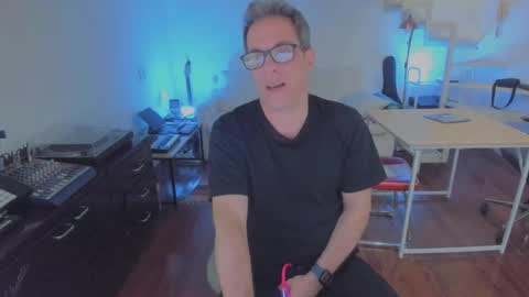 Snapshot of andy0pandi chatting on 09-29-25, 08:24 Andrew online show from 09-29-25, 08:24