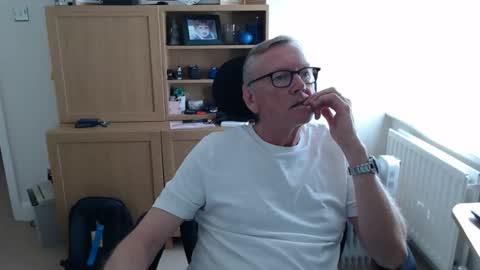 andy1234518 online show from 04-18-26, 10:08