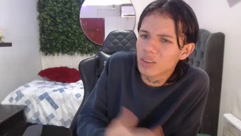 andy_dan1 online show from 02-02-25, 01:52