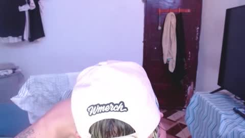 andy_dan1 online show from 05-08-26, 06:08