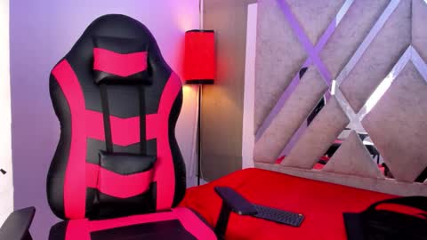 andy_jones7 online show from 10-08-25, 03:48