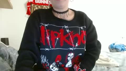 Snapshot of andy_rock_ chatting on 10-10-25, 11:53 andy online show from 10-10-25, 11:53