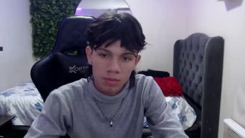 Snapshot of andyanddant chatting on 03-10-25, 01:21 andyanddant online show from 03-10-25, 01:21