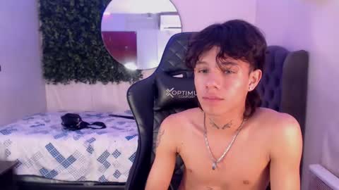 Snapshot of andyanddant chatting on 03-10-25, 04:25 andyanddant online show from 03-10-25, 04:25