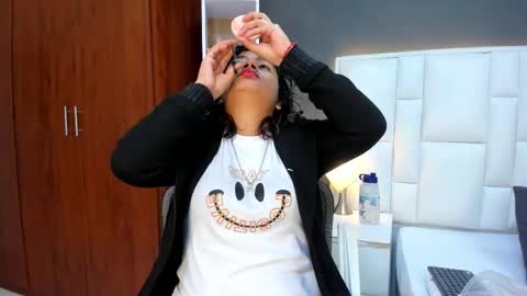 Snapshot of andyel2017 chatting on 01-17-26, 02:44 Andy D online show from 01-17-26, 02:44