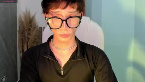 Snapshot of andywiills chatting on 05-20-26, 10:16 Andy online show from 05-20-26, 10:16