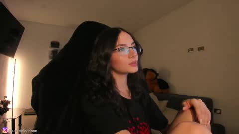      online show from 02-04-26, 02:28