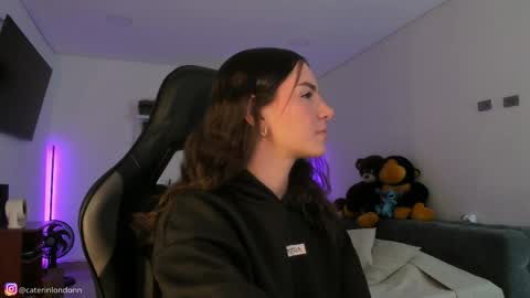      online show from 04-03-26, 03:26