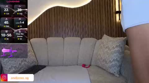 Snapshot of aneljones chatting on 06-18-26, 07:51 Anell online show from 06-18-26, 07:51