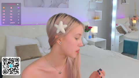 Snapshot of anellyball_ chatting on 06-03-26, 02:33 Anelly online show from 06-03-26, 02:33