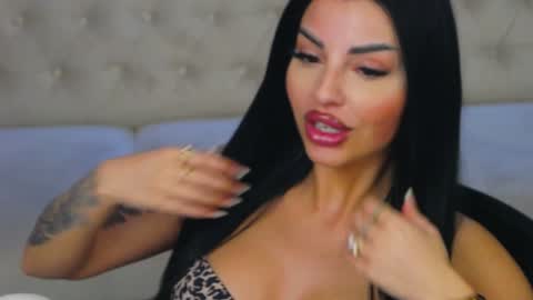 Anne online show from 01-19-25, 07:37