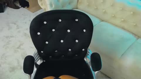 Anne online show from 02-18-25, 06:15